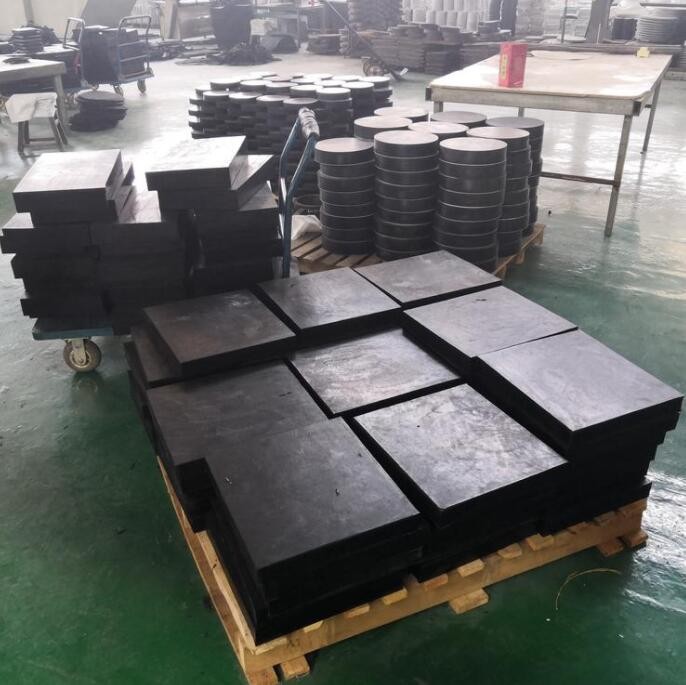 橋梁專用200*200*20橡膠減震墊塊價格解析及其與鋼材的關系